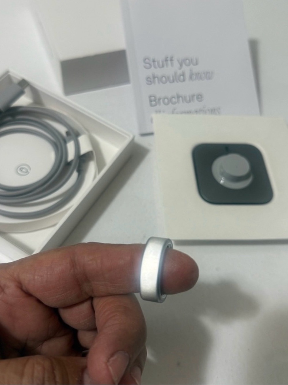 Smart ring, Oura Ring Generation
4, Size 7, silver brunch color New in the box